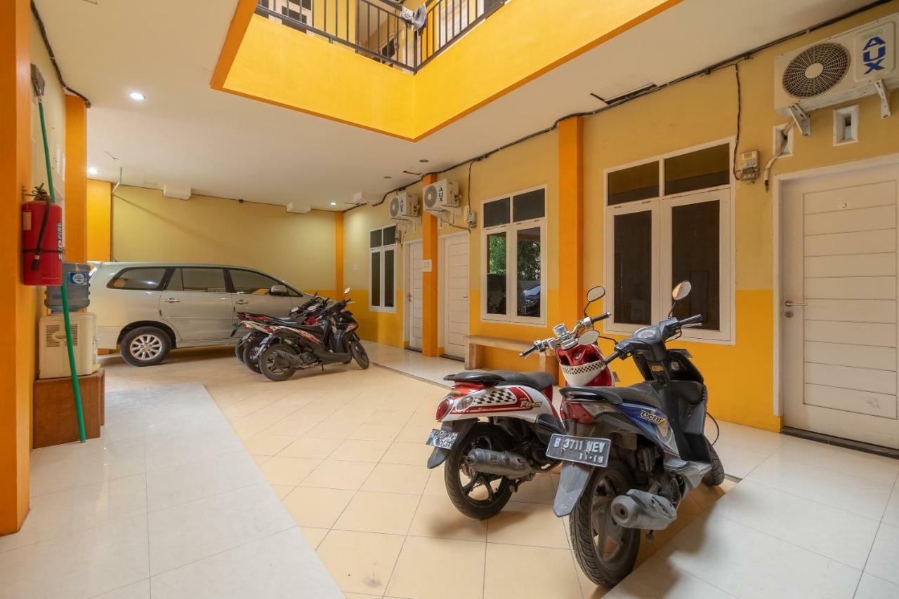 RedDoorz Syariah near RS Pirngadi Medan Hotel Luaran gambar