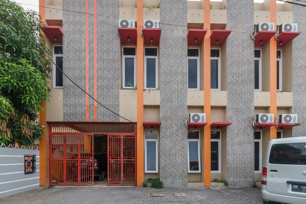 RedDoorz Syariah near RS Pirngadi Medan Hotel Luaran gambar