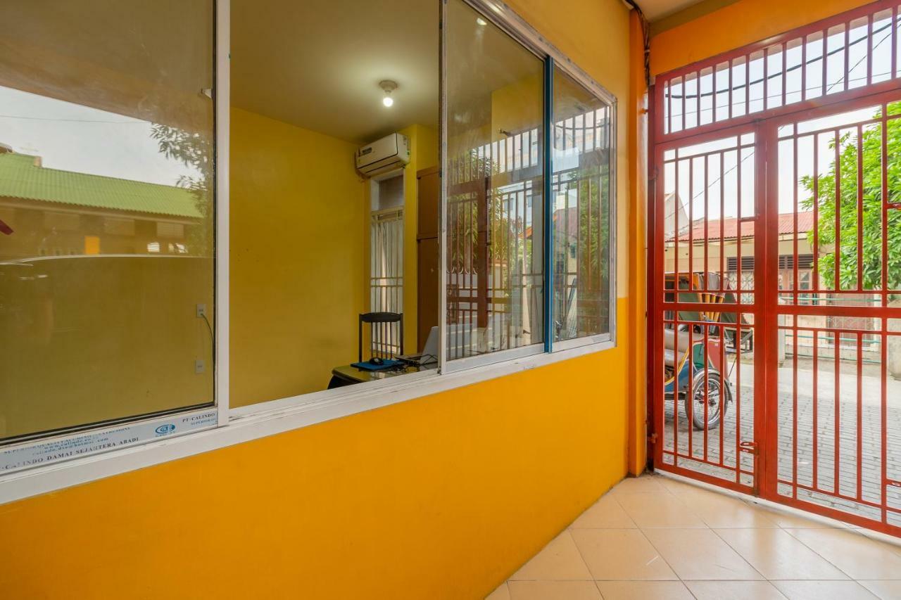 RedDoorz Syariah near RS Pirngadi Medan Hotel Luaran gambar