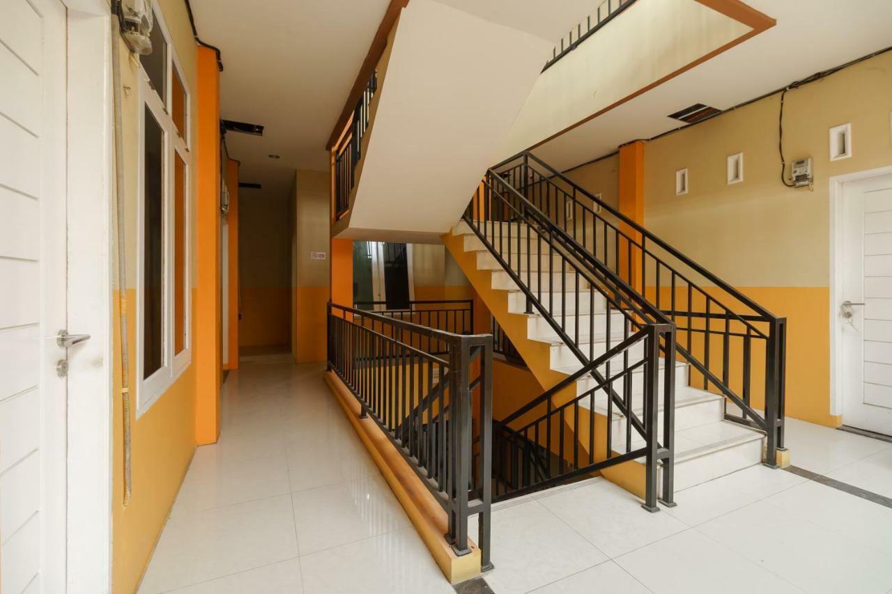 RedDoorz Syariah near RS Pirngadi Medan Hotel Luaran gambar
